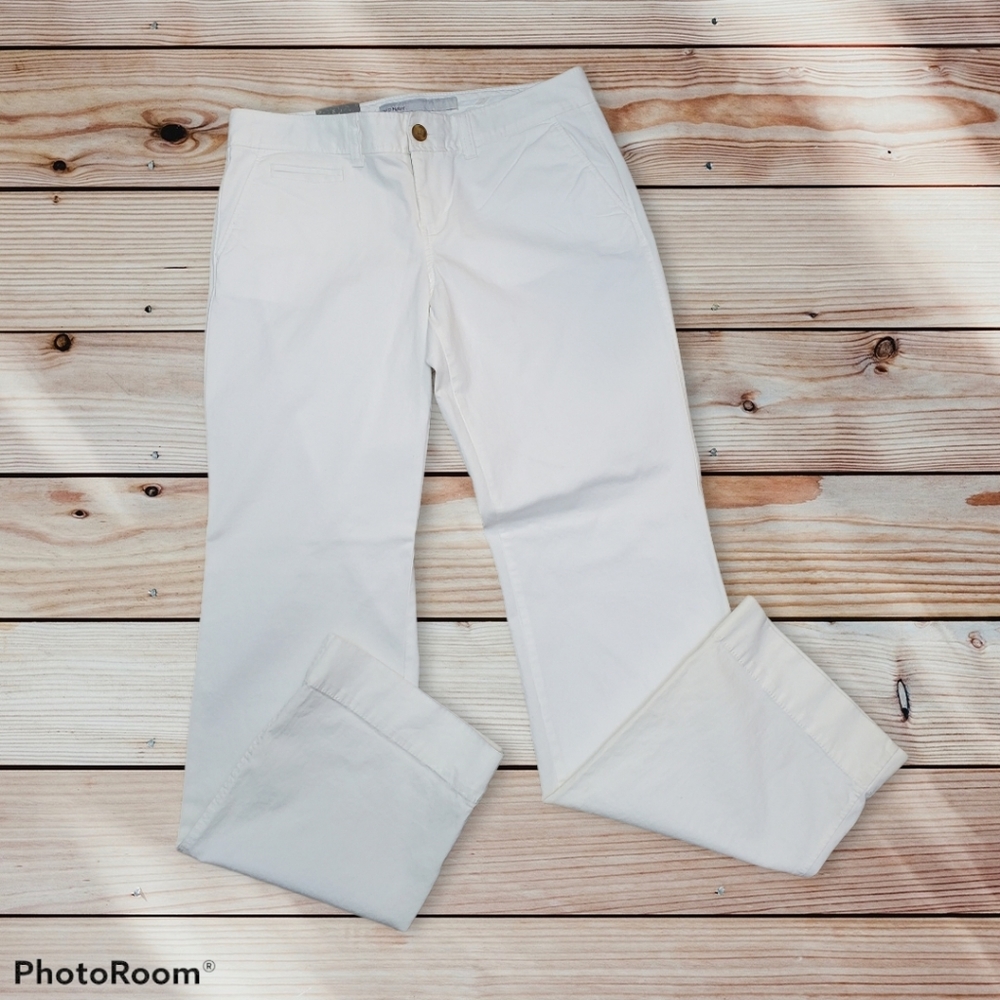 Ladies size 6 Old Navy perfect white khaki bootcut pants nwt
